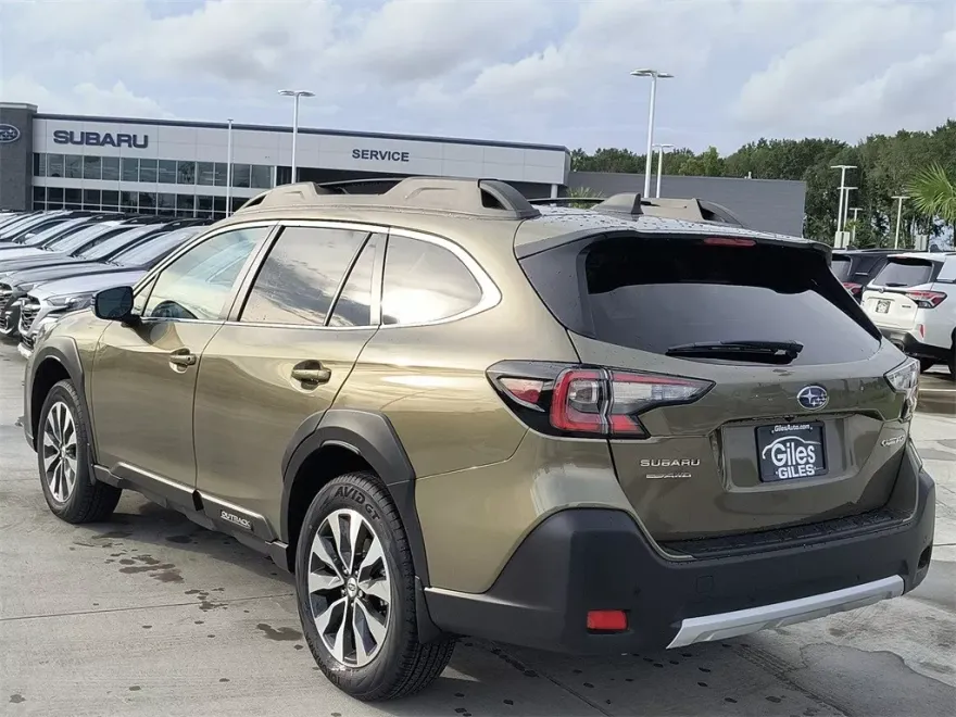 2025 Subaru Outback Limited photo 1