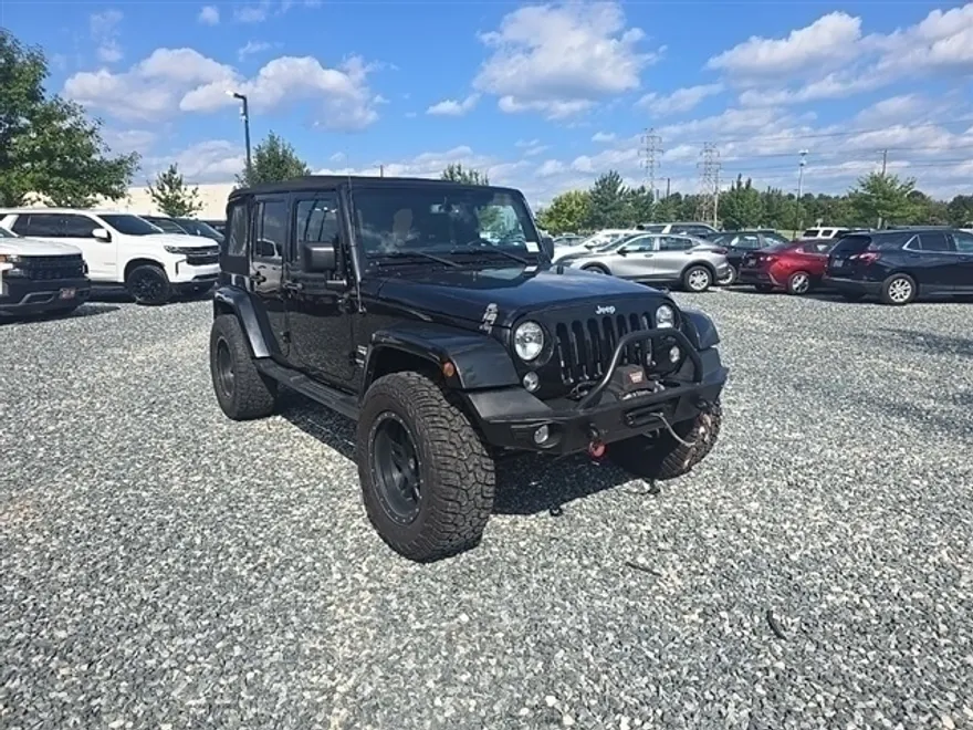 2015 Jeep Wrangler Unlimited Sahara photo 1