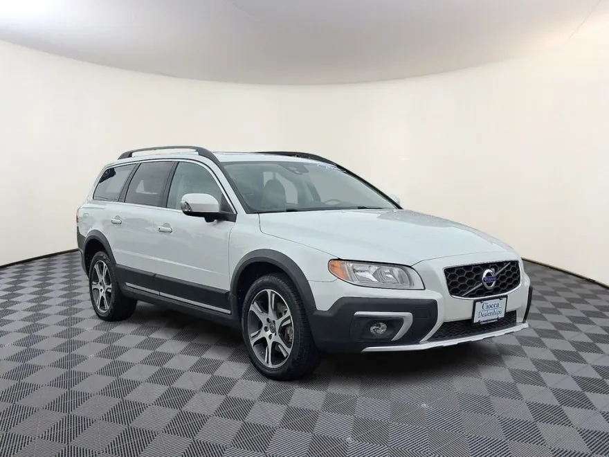 2015 Volvo XC70 T6 Platinum photo 1