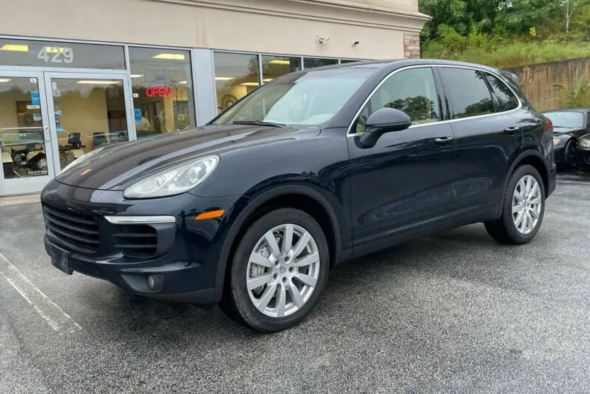2015 Porsche Cayenne S photo 1