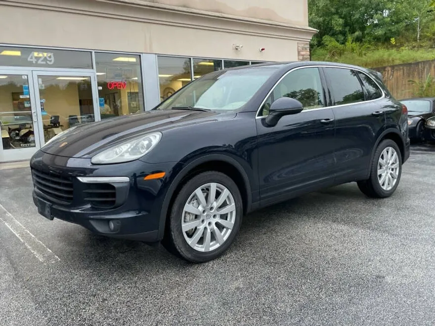 2015 Porsche Cayenne S photo 1