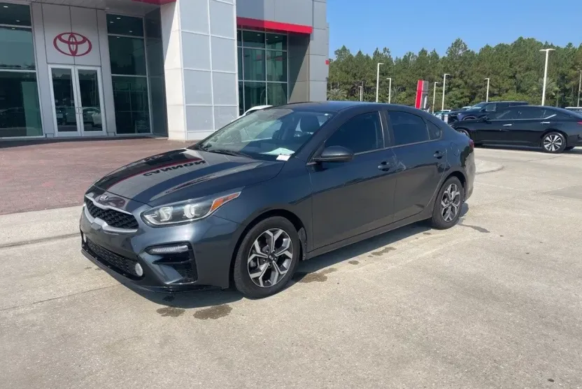 2020 Kia Forte LXS photo 1
