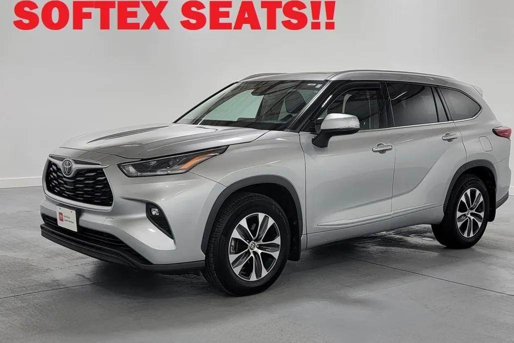 2021 Toyota Highlander XLE photo 1