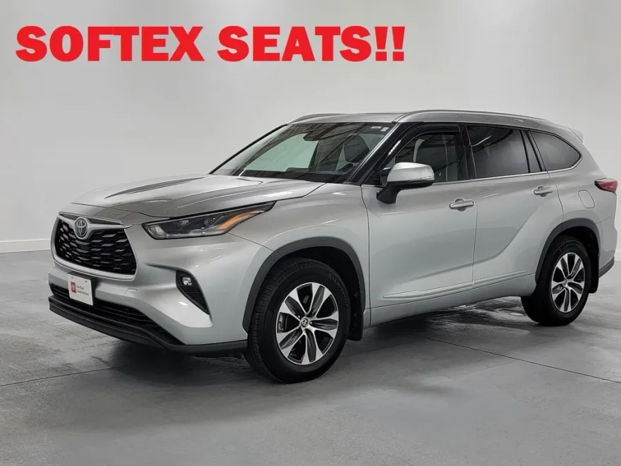 2021 Toyota Highlander XLE photo 1