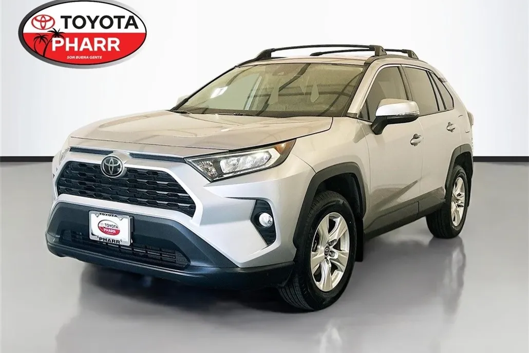 2021 Toyota RAV4 XLE photo 1