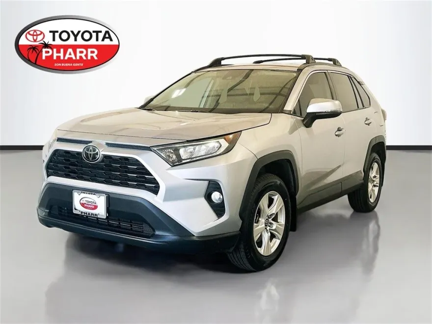 2021 Toyota RAV4 XLE photo 1