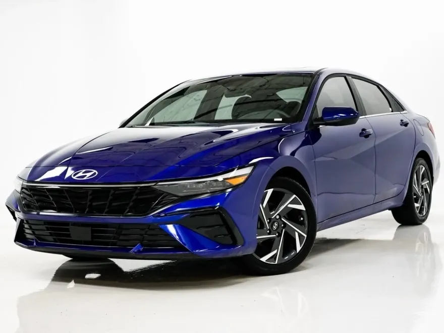 2025 Hyundai Elantra SEL Convenience photo 1