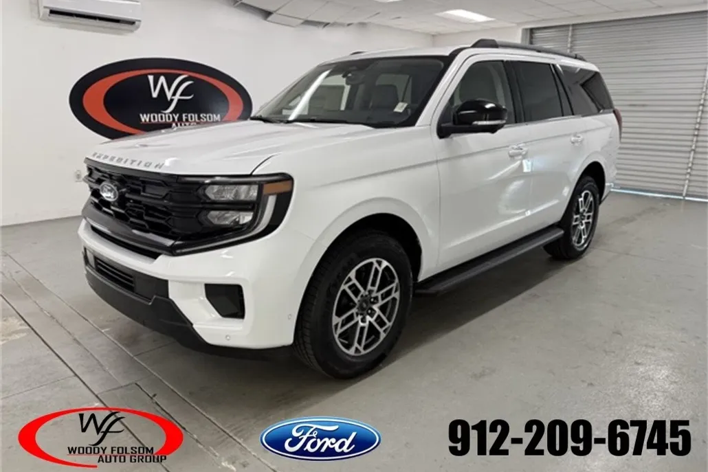 2025 Ford Expedition photo 1
