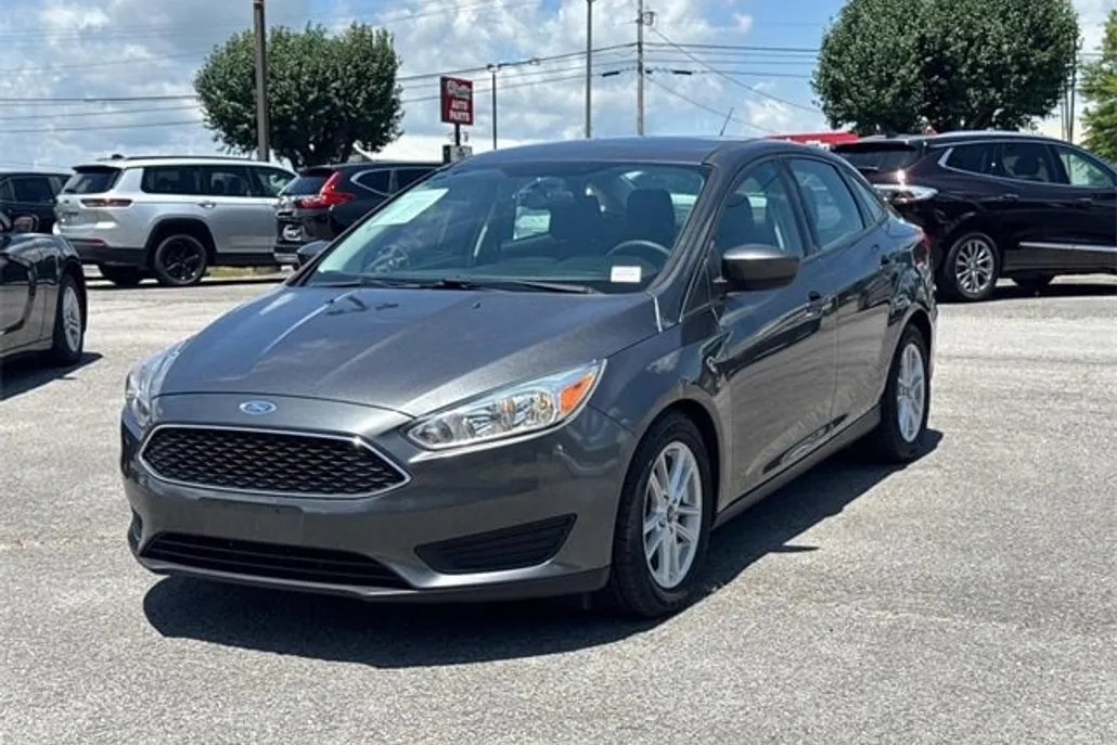 2018 Ford Focus SE photo 1