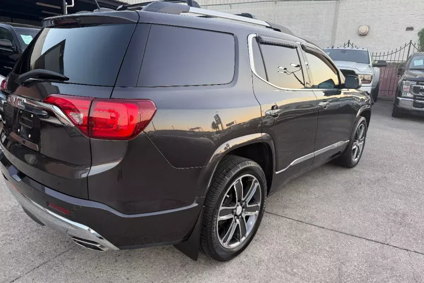 2019 Gmc Acadia Denali photo 1