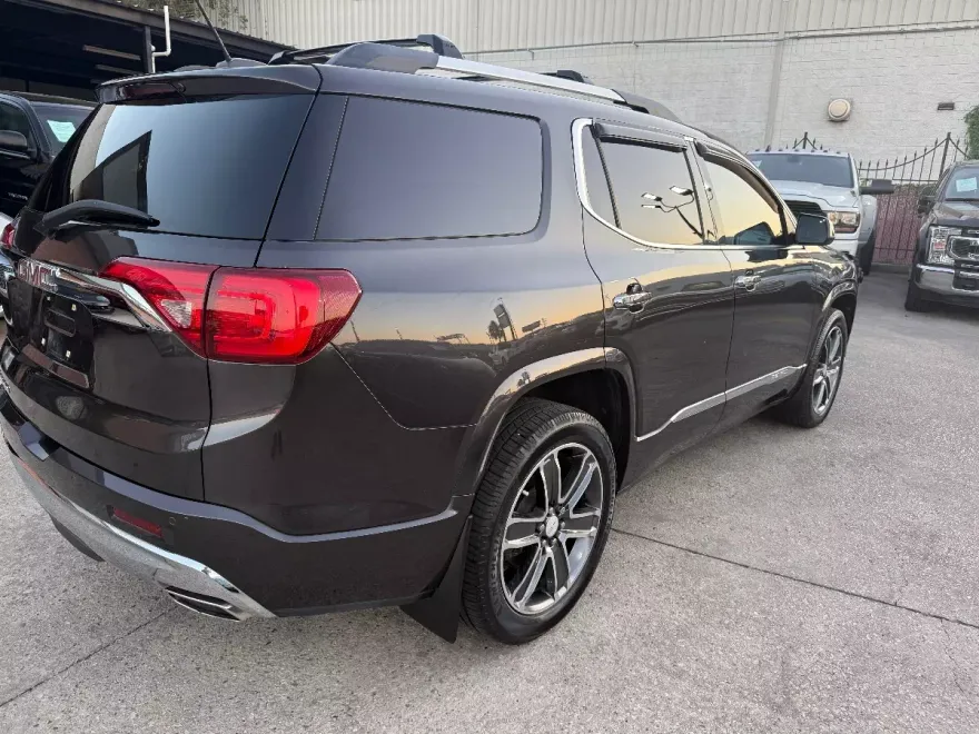 2019 Gmc Acadia Denali photo 1