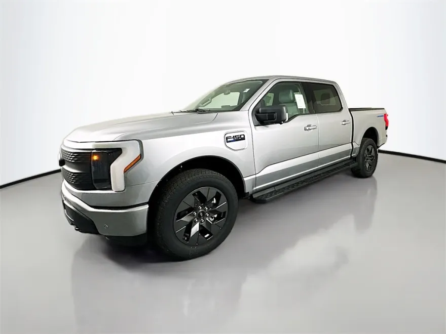 2025 Ford F-150 Lightning photo 3