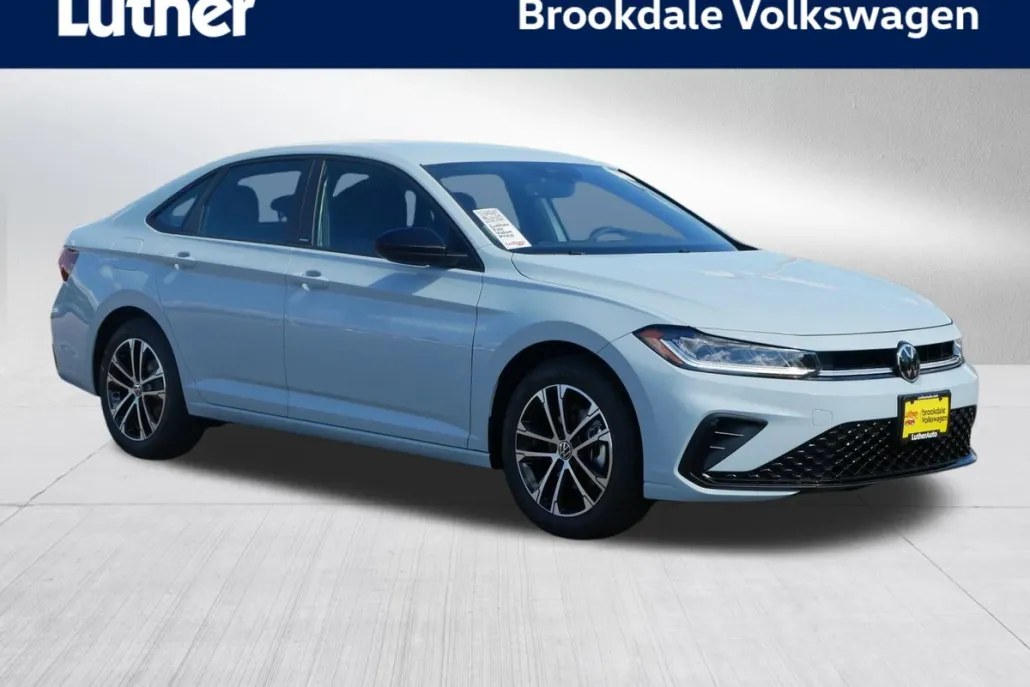 2025 Volkswagen Jetta Sport photo 1