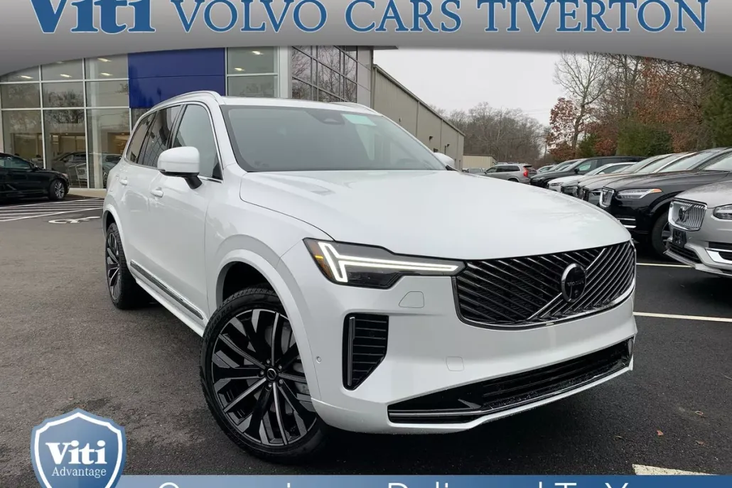 2025 Volvo XC90 B5 Plus photo 1