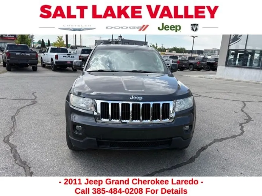 2011 Jeep Grand Cherokee Laredo photo 1