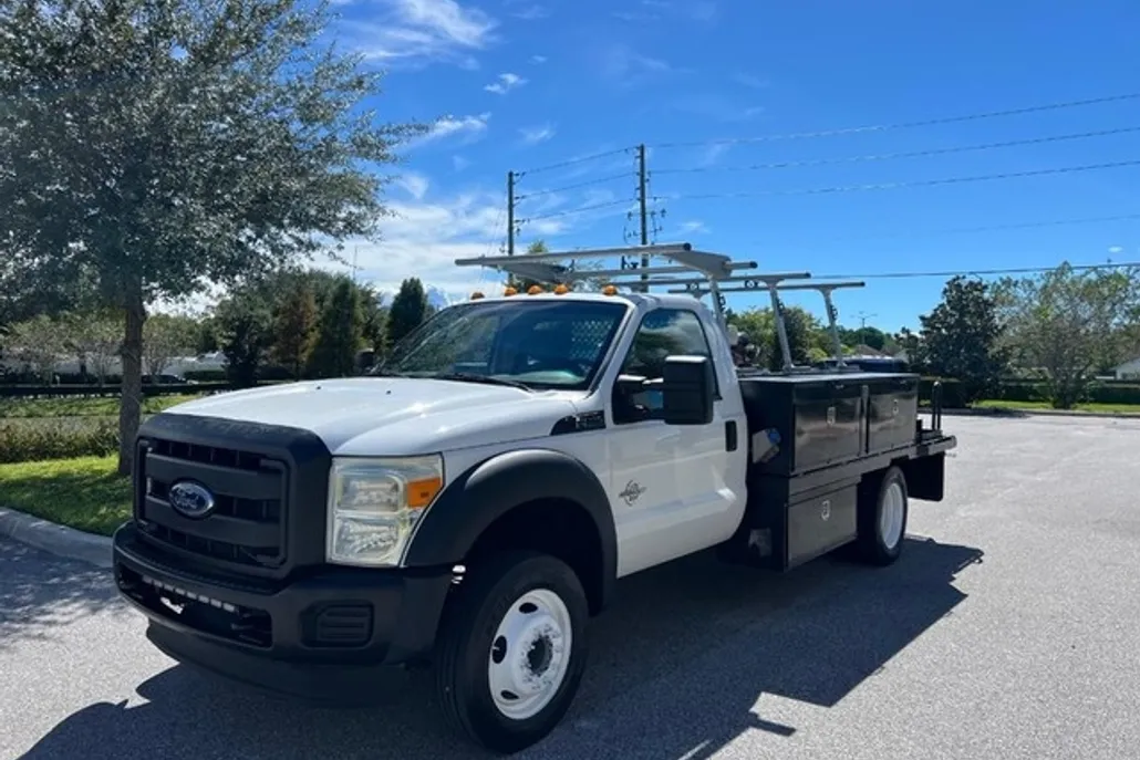 2016 Ford F-550 photo 1