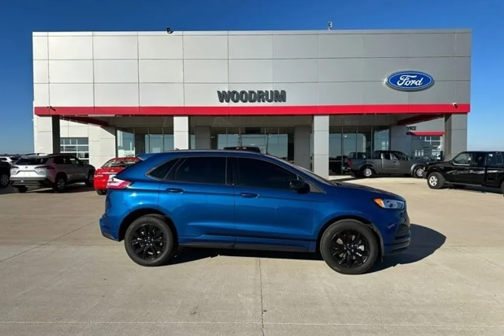 2024 Ford Edge SE photo 1