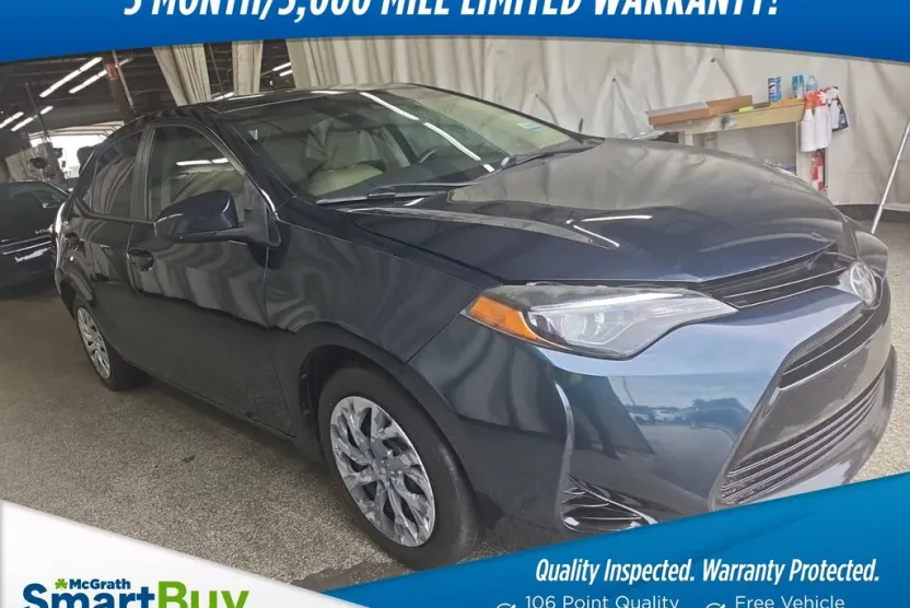 2018 Toyota Corolla LE photo 1