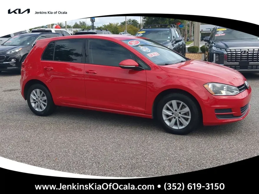 2017 Volkswagen Golf S photo 1