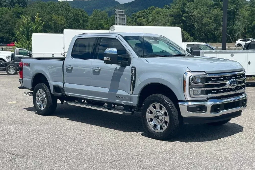 2025 Ford F-350 Lariat photo 1