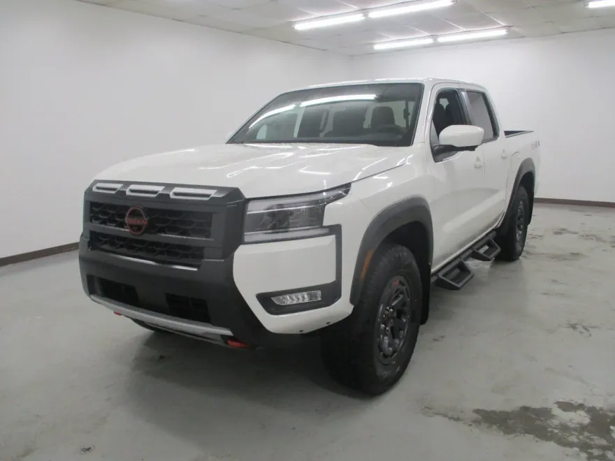 2025 Nissan Frontier PRO-4X photo 1