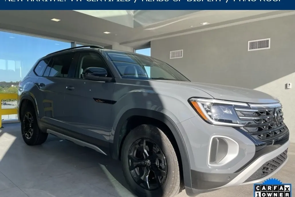 2024 Volkswagen Atlas Peak Edition SEL photo 1