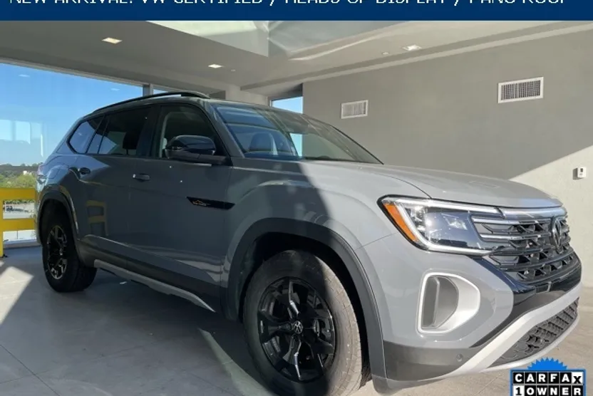 2024 Volkswagen Atlas Peak Edition SEL photo 1