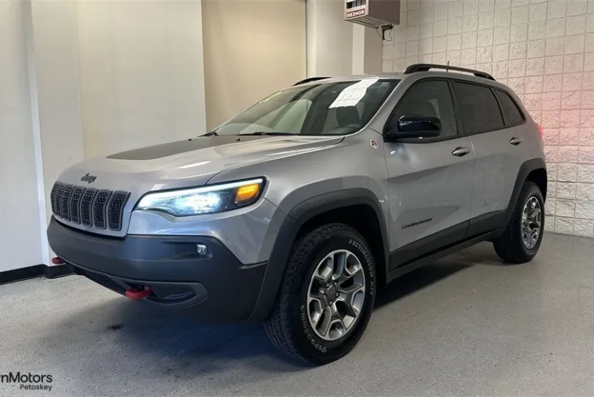 2022 Jeep Cherokee Trailhawk photo 1