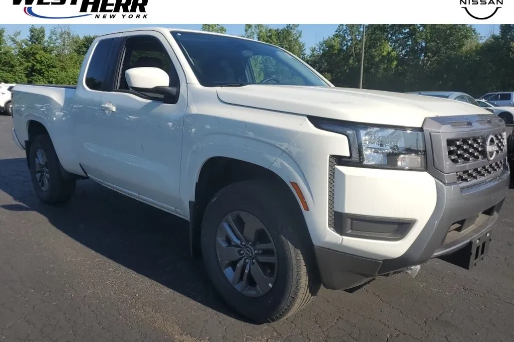 2025 Nissan Frontier SV photo 1