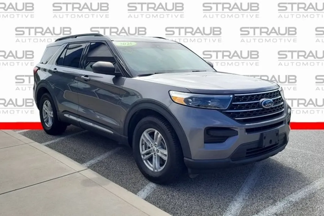 2021 Ford Explorer XLT photo 1