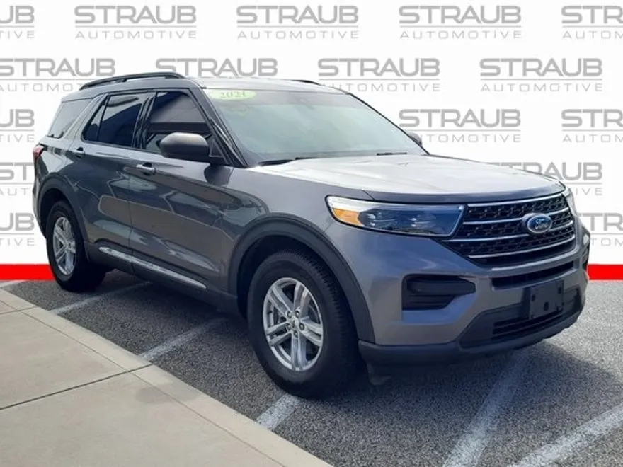 2021 Ford Explorer XLT photo 1
