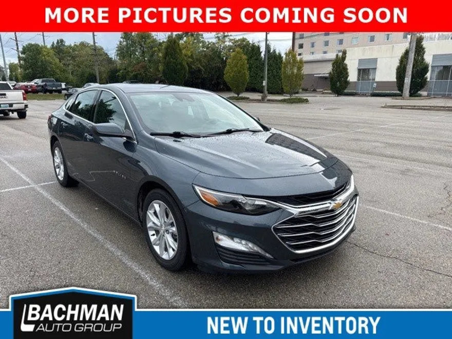 2021 Chevrolet Malibu 1LT photo 1