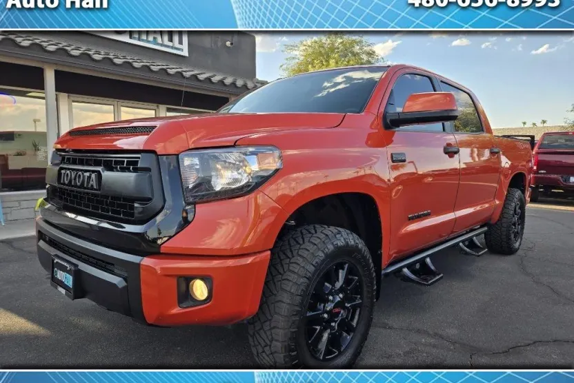 2015 Toyota Tundra CrewMax SR5 photo 1