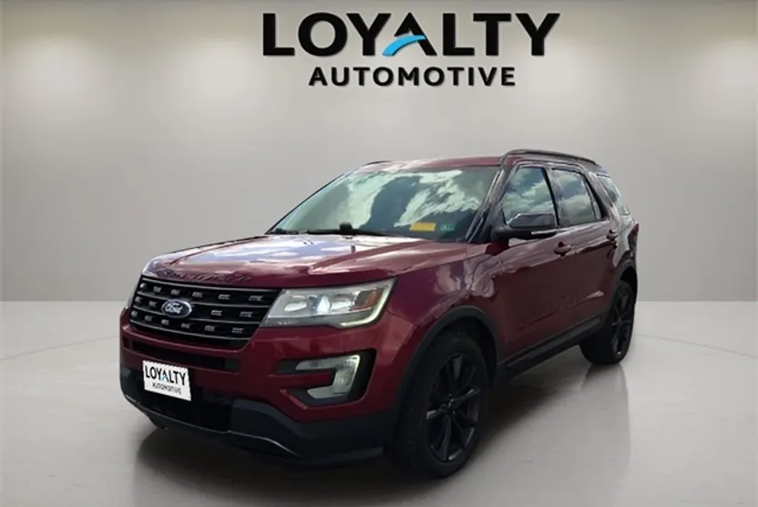 2017 Ford Explorer XLT photo 1