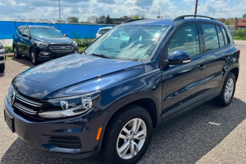 2016 Volkswagen Tiguan S photo 1