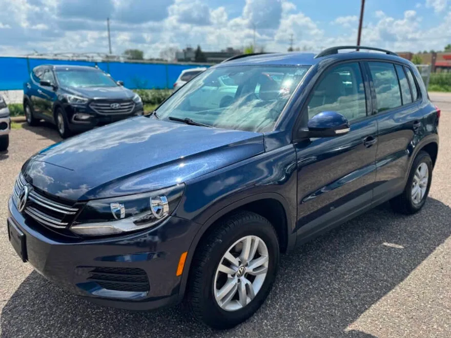 2016 Volkswagen Tiguan S photo 1