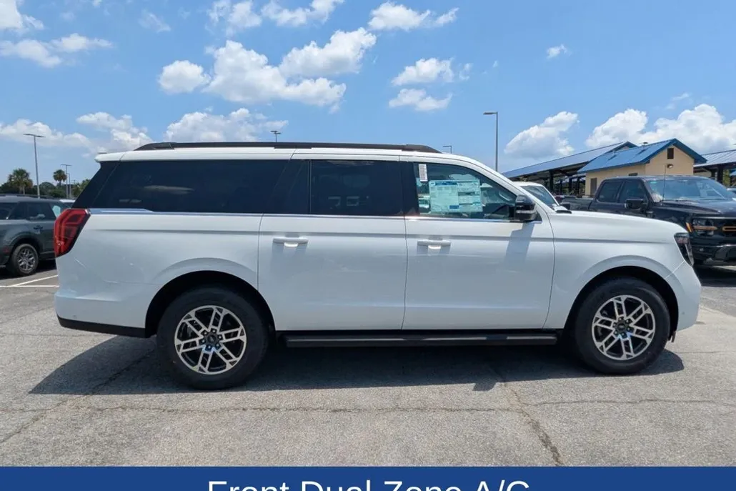 2025 Ford Expedition MAX photo 1