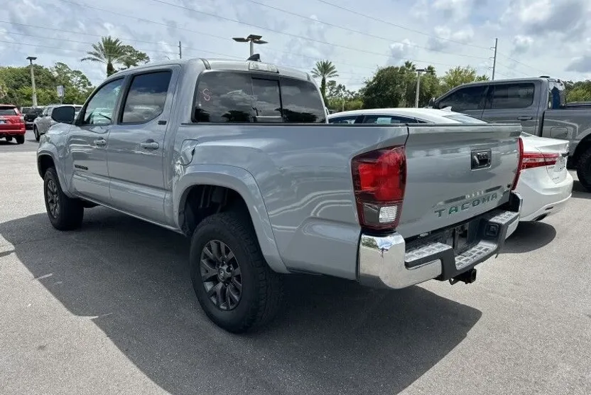 2020 Toyota Tacoma SR5 photo 1