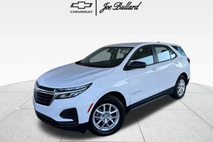 2023 Chevrolet Equinox LS photo 1