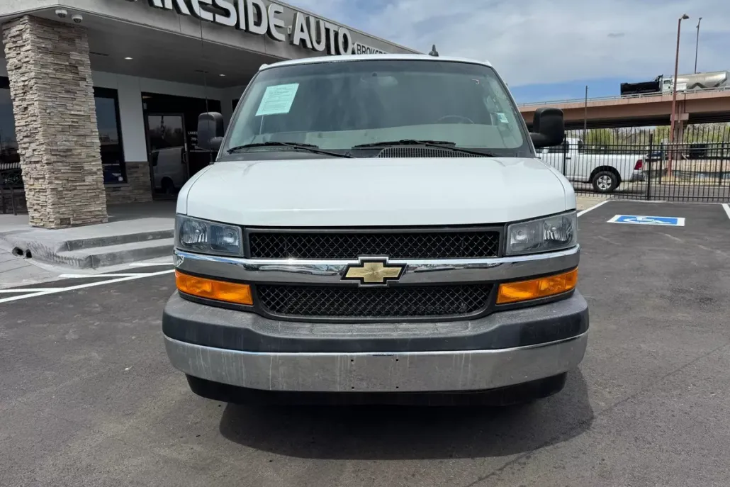 2023 Chevrolet Express 2500 Cargo photo 1