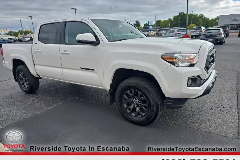 2023 Toyota Tacoma SR5 V6 photo 1
