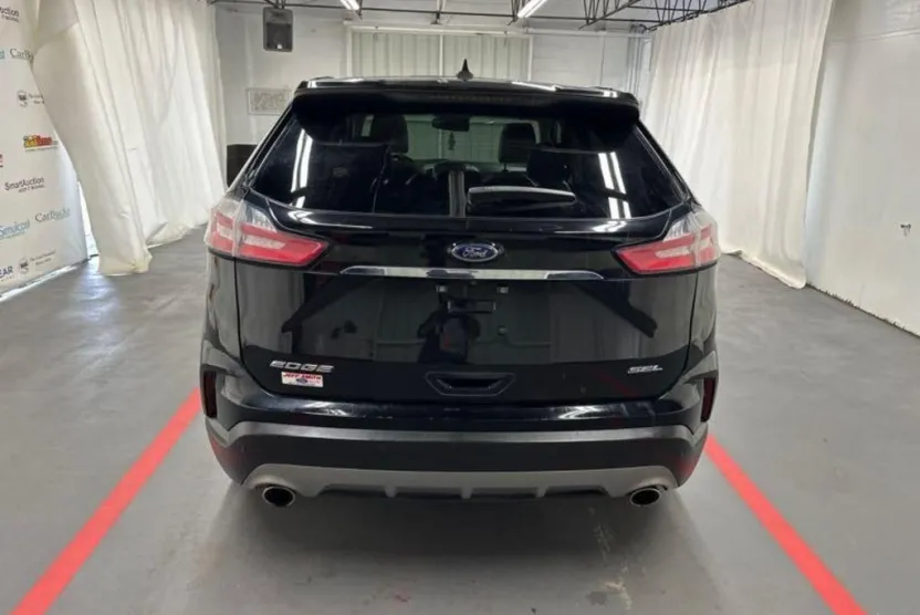 2020 Ford Edge SEL photo 1