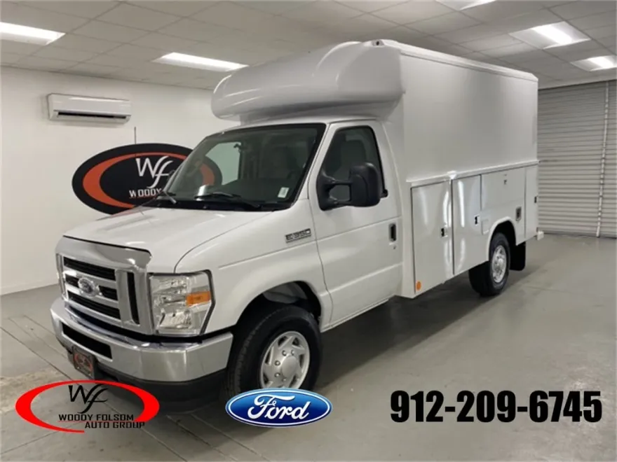2025 Ford E-350 Base photo 1