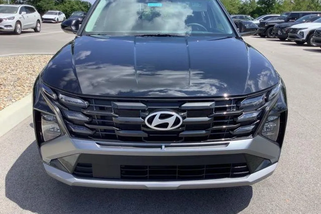 2025 Hyundai Tucson SE photo 1