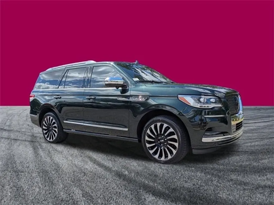 2023 Lincoln Navigator Black Label photo 1