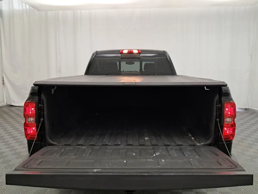 2017 Chevrolet Silverado 1500 photo 1