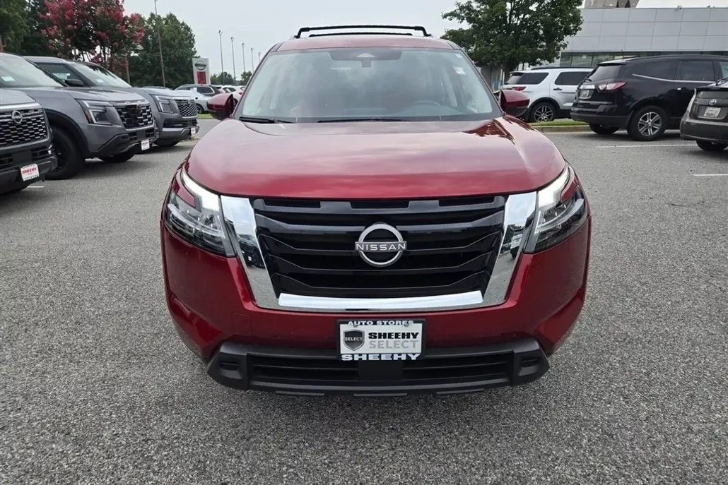 2022 Nissan Pathfinder SV photo 1