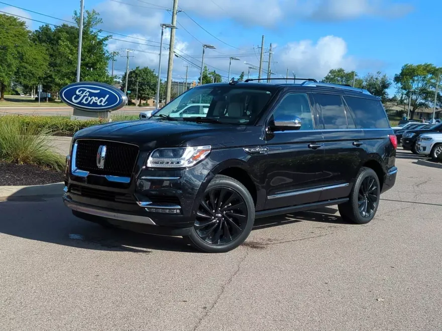 2021 Lincoln Navigator Black Label photo 1