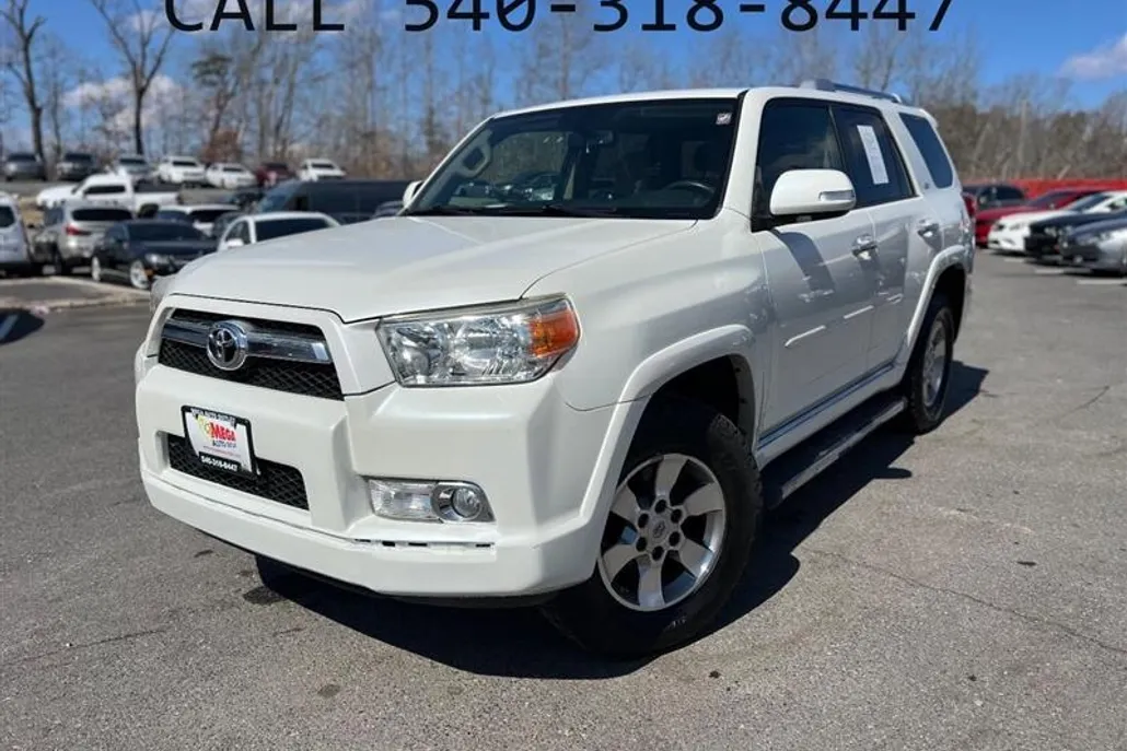 2013 Toyota 4Runner SR5 photo 1