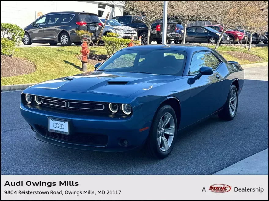 2020 Dodge Challenger SXT photo 1